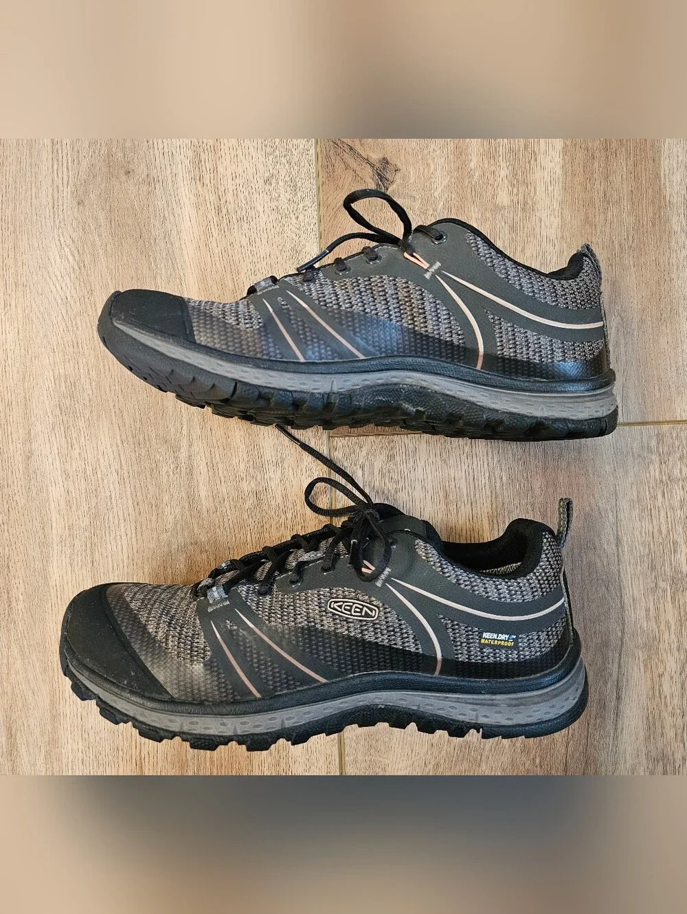 KEEN Women's Waterproof Hilimg Shoes - Size 8 - Picture 4 of 9